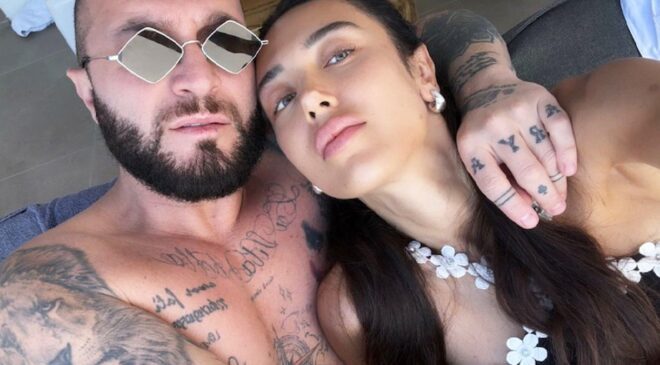 Berkay Şahin ve Özlem Ada Şahin: Santorini Tatili ve Üçüncü Çocuk Umudu