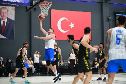 Çayırova Kapalı Spor Salonu'nda Başarılı Bir Gün: Çayırova Belediyesi, Roberto Gallinat’la Zafere Ulaştı
