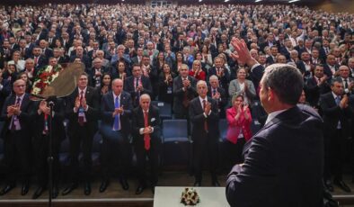 CHP Olağanüstü Kurultayında Özel’in Darbe ve Yargı Kollarına Yönelik Sert Eleştirileri