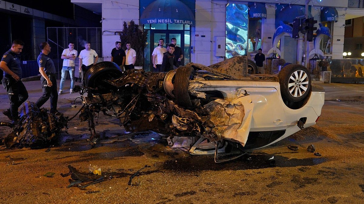 İETT Otobüsü ve Otomobilin Çarpışması: Olayın Ayrıntıları ve Sonuçları