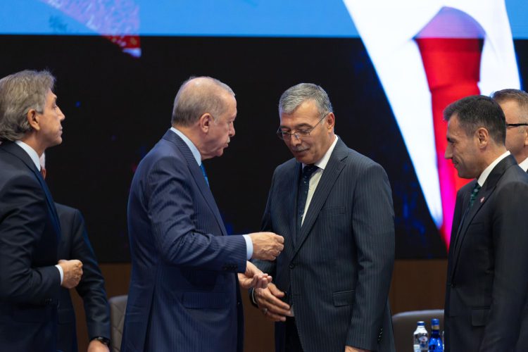 Konya’da İki İlçe Belediye Başkanı AK Parti Saflarında: Rozet Töreniyle Resmen Katılım