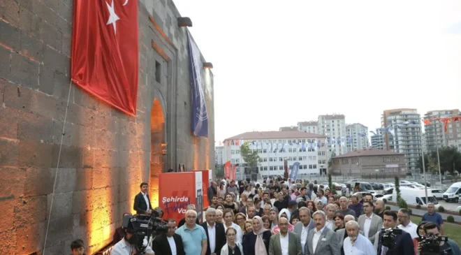 Köşk Medrese’de Kumaştan Hikayeler: Tarihi Yapıda Restorasyon ve Sergi