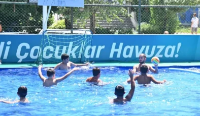 Manisa’da Portatif Havuz Projesiyle Yaz Ücretsiz Yüzme Eğitimi Başladı