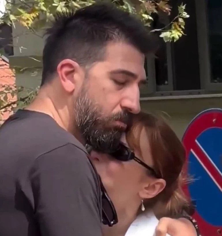 Nilperi Şahinkaya Anneli Yolculuk: Annesinin Vefatı ve Sosyal Medya Paylaşımları